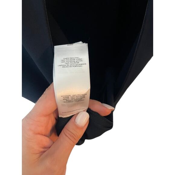 Victoria Victoria Beckham Navy Shift Dress with Red Sleeve Stripes, Size US 6 - Picture 9 of 9